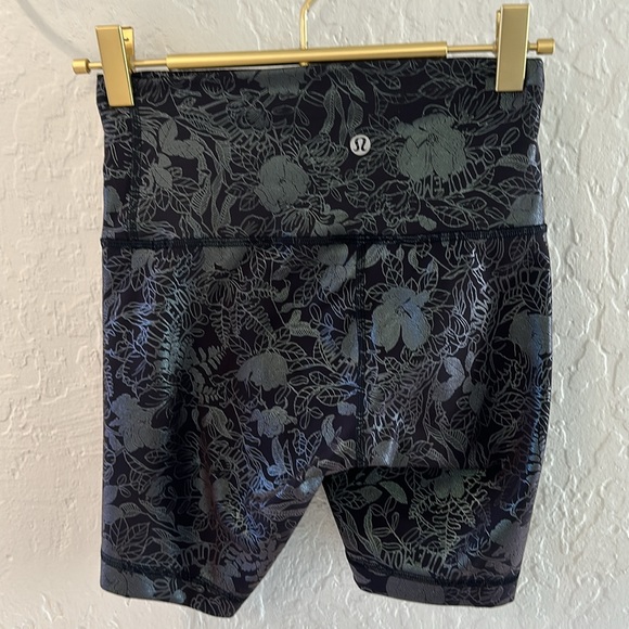 Lululemon black metallic floral print short legging, size 4. - Picture 2 of 4